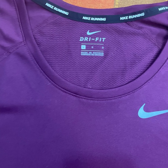 Nike Running shirts - Picture 2 of 12
